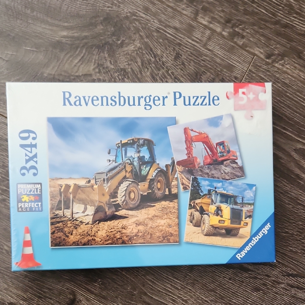 Ravensburger Construction Site Puzzle Set - Brand NEW